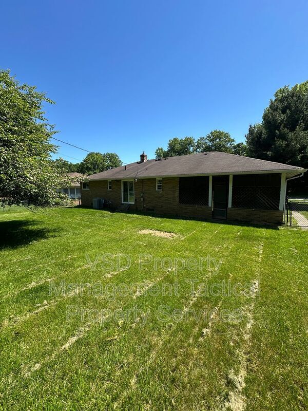 Building Photo - 6188 Cabrini Ln