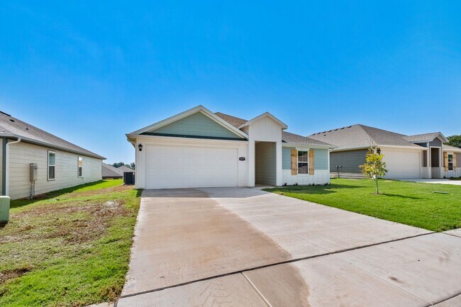 Building Photo - Beautiful, Brand New 4/2 in Gentry!