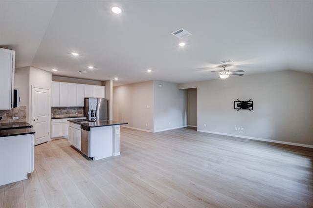 Building Photo - 208 Fieldstone Dr