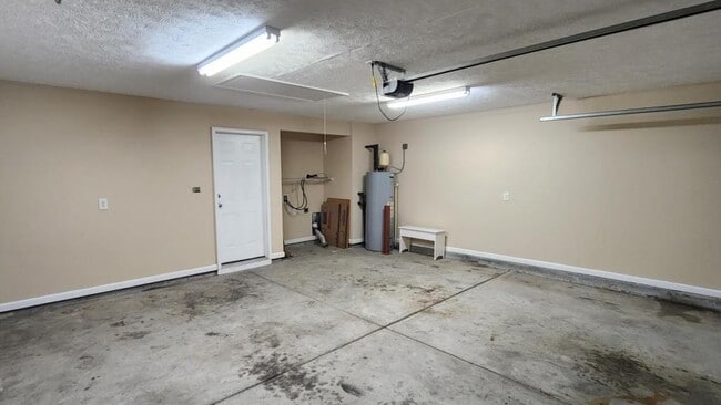 Building Photo - 165 Woodland Pk Lp