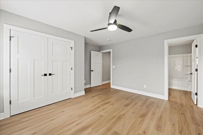 Building Photo - 619-619 W 39th St