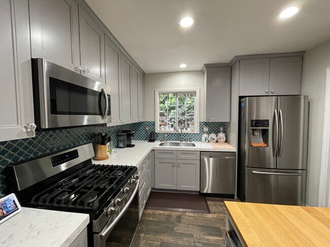 Building Photo - 13210 Raven St