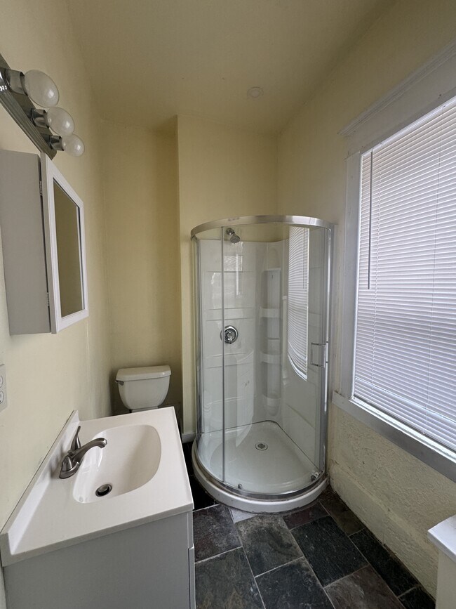 Building Photo - 742 N 300 W