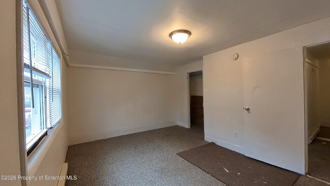 Building Photo - 326 N Hyde Park Ave