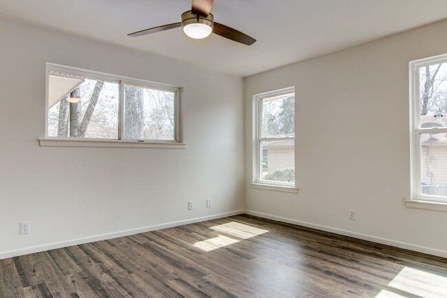 Building Photo - Beautifully Renovated Historic Home with a Large Backyard!
