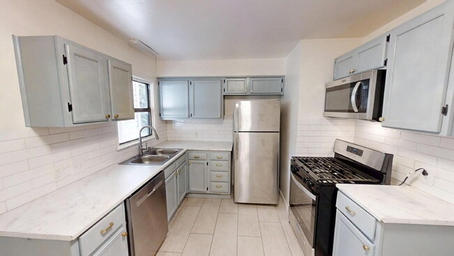 Building Photo - 506 Goodnight Dr