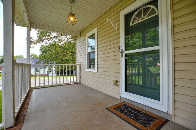 Building Photo - 2-Bedroom, 1-Bath Home in Fort Mill | $1,995 per Month