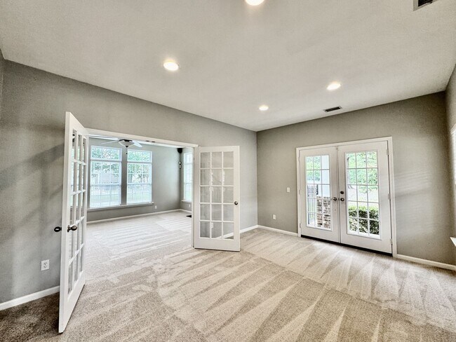 Building Photo - First-Time Rental Available NOW! Pet Friendly, Community Pool, Clubhouse, Fitness Center, Kayak, ...