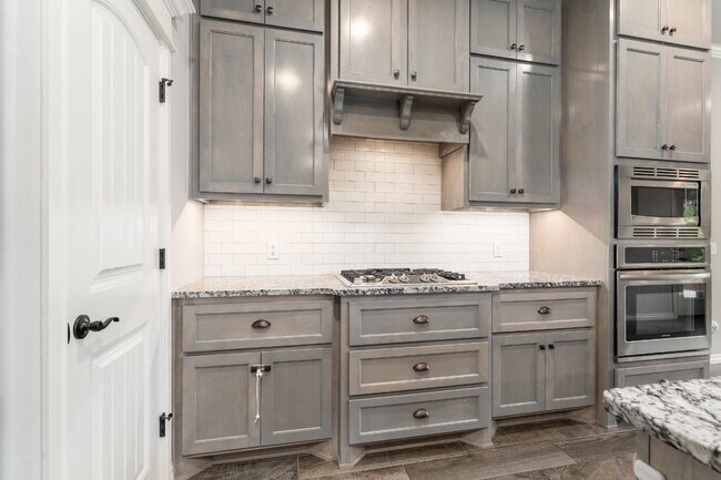 Building Photo - Beautiful Home in Woodland Park