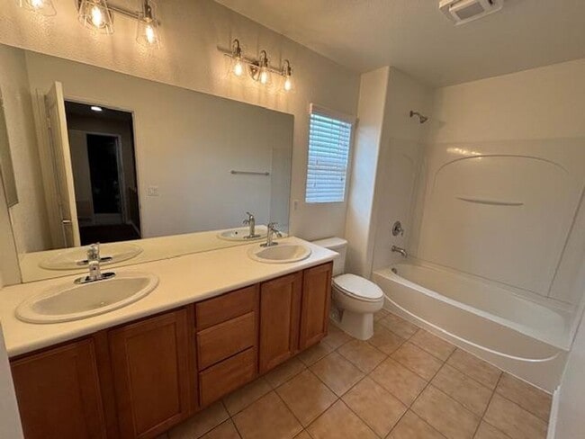 Building Photo - 2684 Jade Tree St