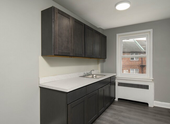 Interior Photo - Oxford Gardens