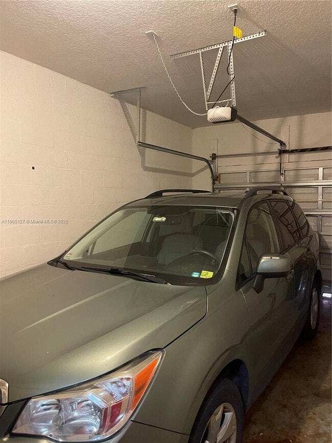 Building Photo - 2541 Centergate Dr