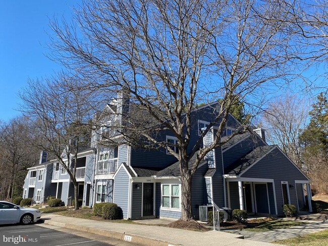 Building Photo - 5833 Orchard Hill Ct