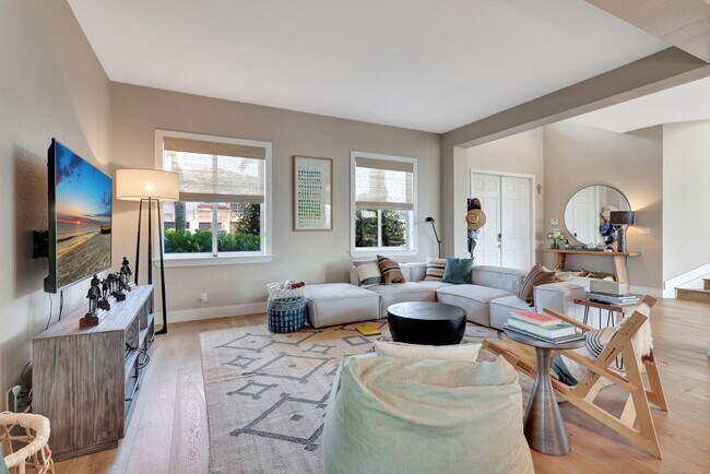 Building Photo - 11615 Paradise Cove Ln