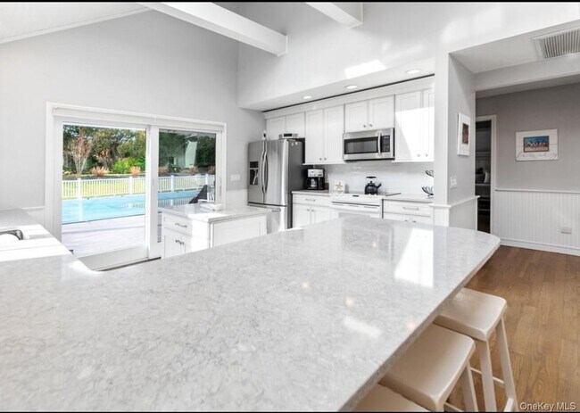 Building Photo - 5 Juniper Ln