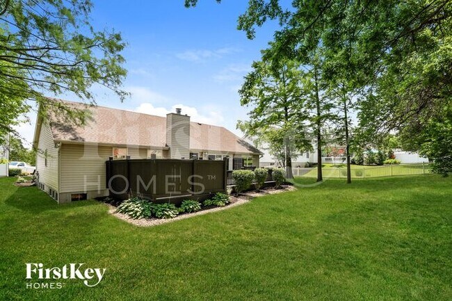 Building Photo - 7482 Pierside Dr