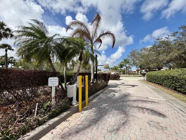 Building Photo - 6295 33rd Manor