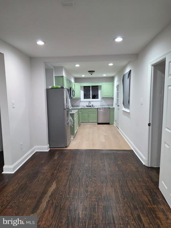 Building Photo - 5927 Leewood Ave