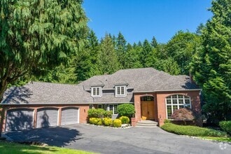 Building Photo - 4bd/3.75ba Woodinville Home