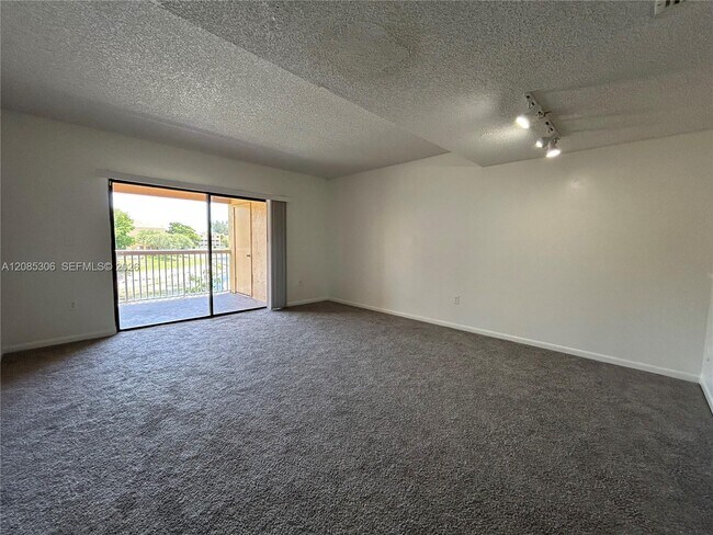 Building Photo - 5200 NW 31st Ave
