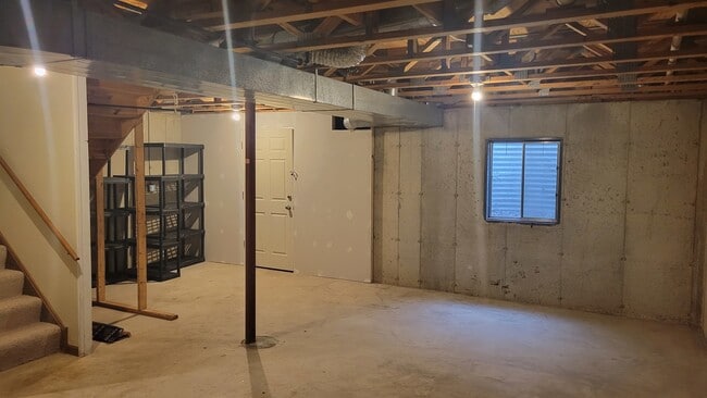 Building Photo - 104 Quail Dr