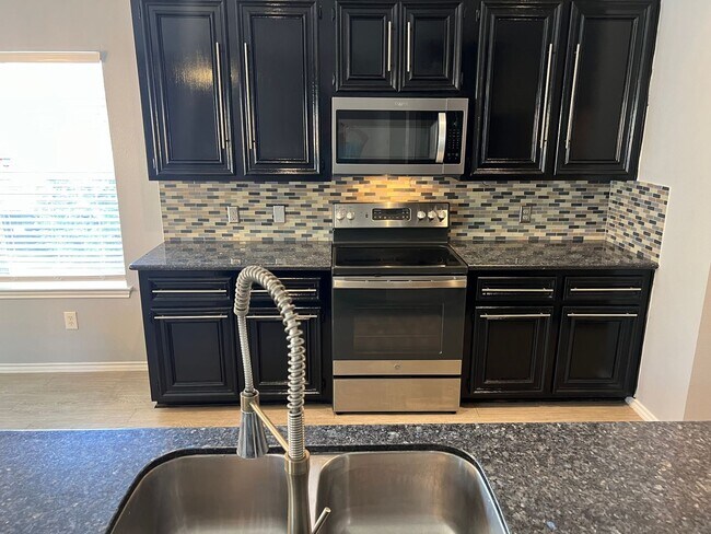 Building Photo - Eagle Springs Home Ready for Immediate Occupancy