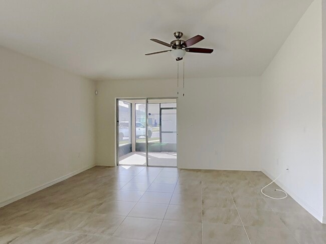 Building Photo - 4600 Glencrest Loop