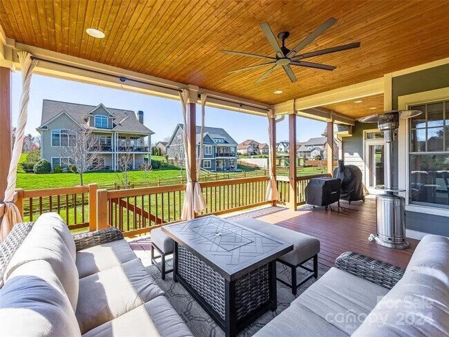 Building Photo - 61 Barnrock Dr