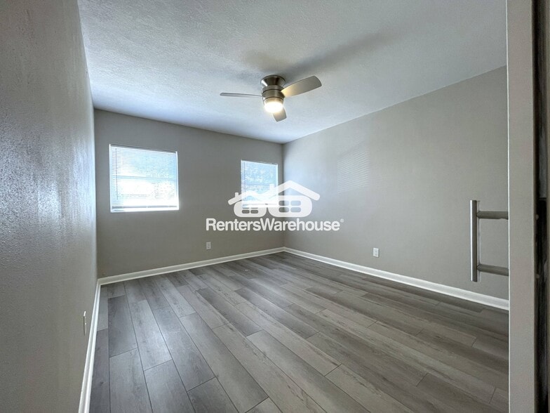 Building Photo - 310 S Arcturas Ave