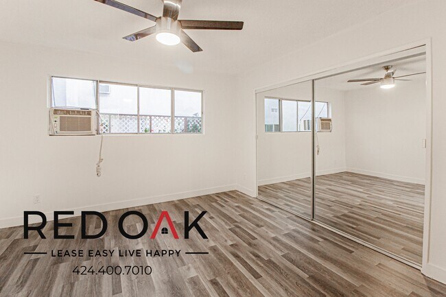 Building Photo - 7720 Hampton Ave