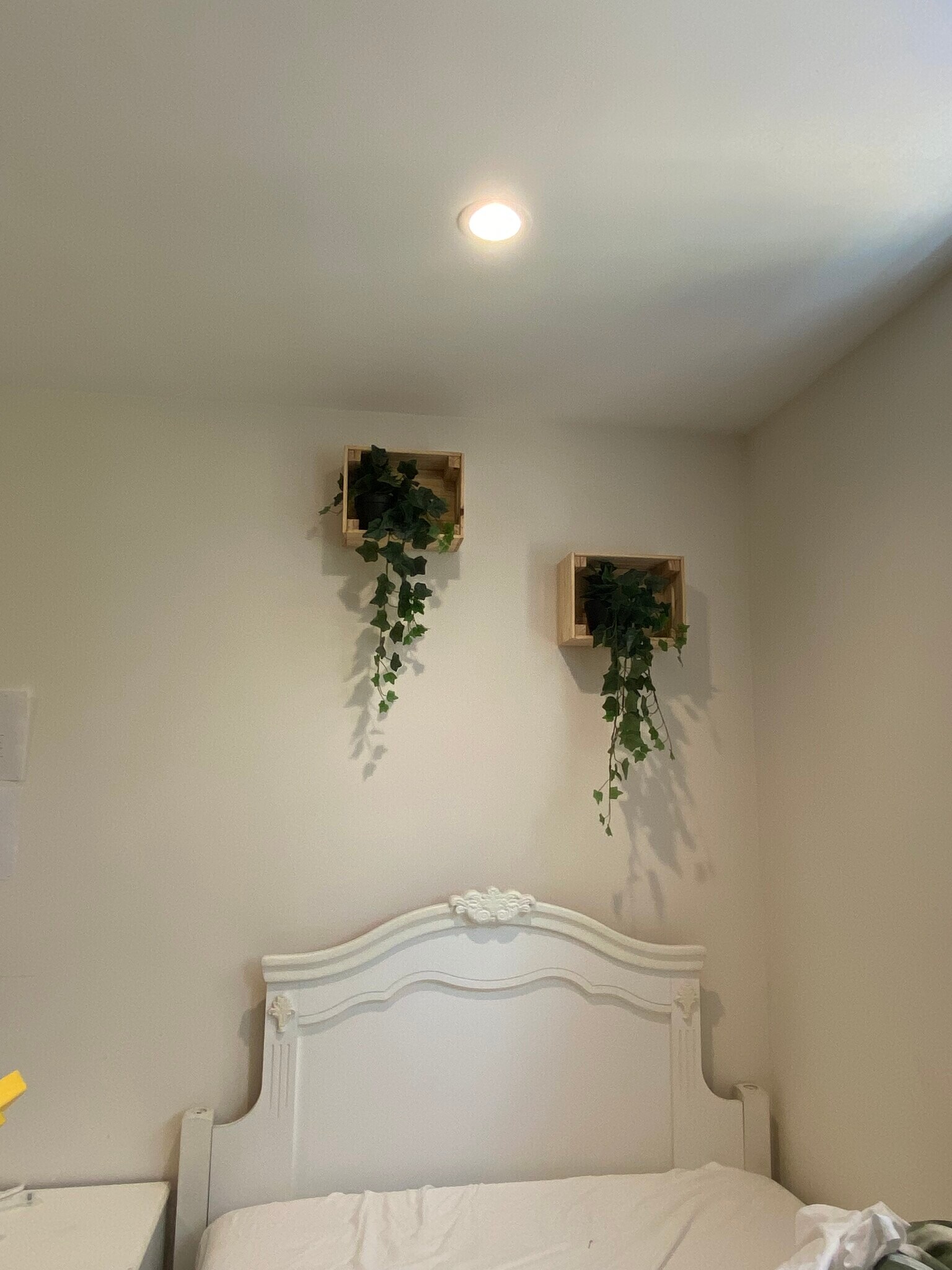 Building Photo - 611 S Griffith Park Dr