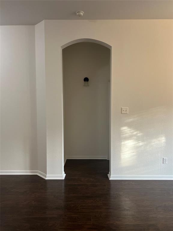 Building Photo - 600 Spanish Oak Terrace