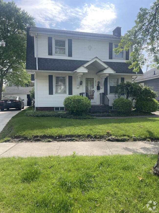 Building Photo - 2716 Buena Vista Dr