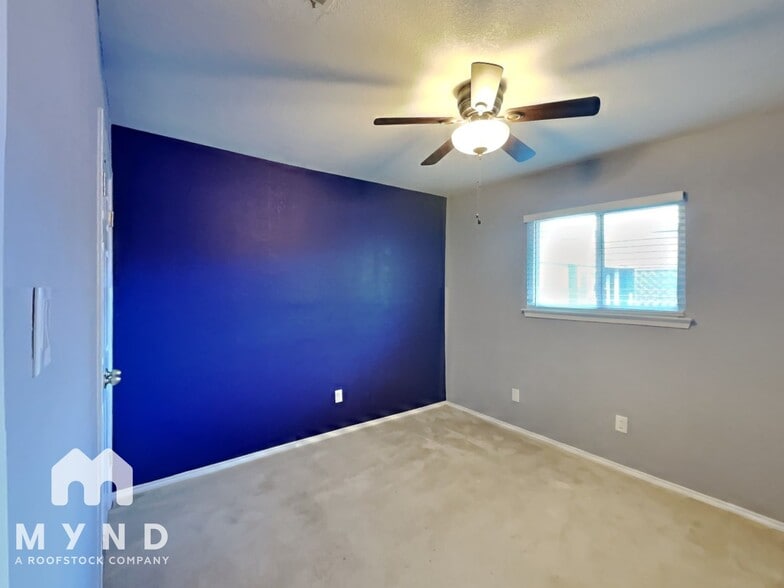 Building Photo - 9716 Meadowheath Dr