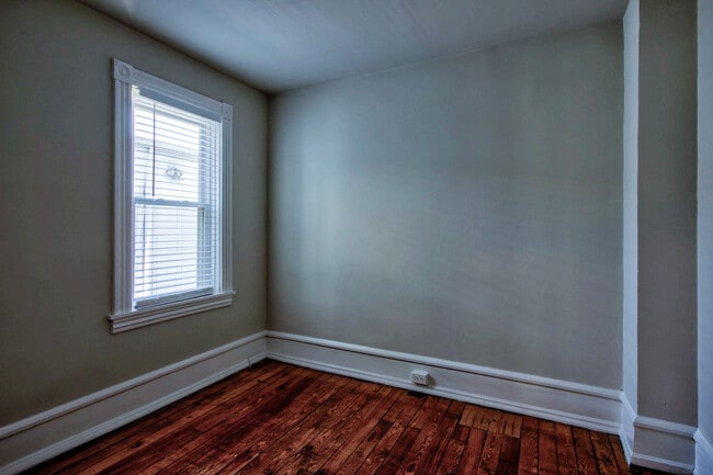 Building Photo - 1115 Frances Ave