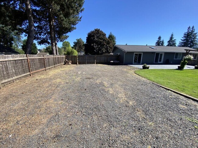 Building Photo - 33691 NE Karen Pl