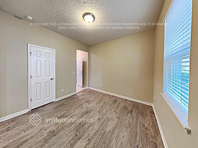 Building Photo - 2275 Bur Oak Blvd