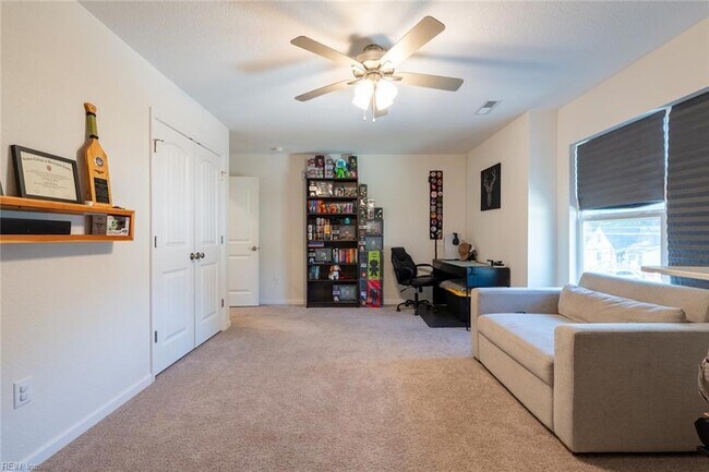 Building Photo - 1536 Beekman St