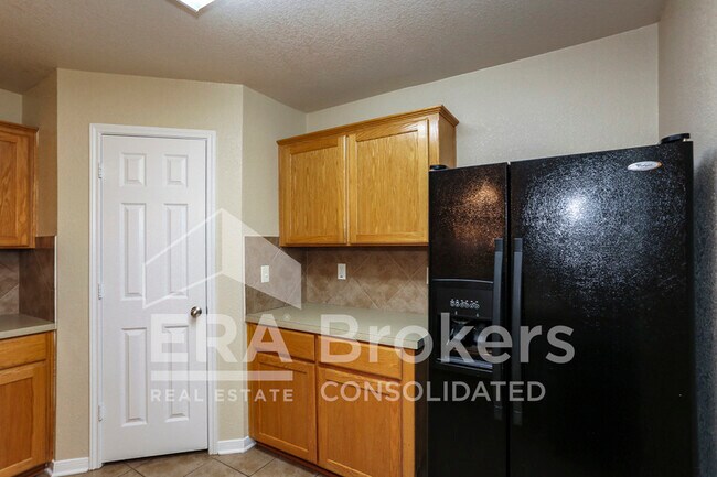 Building Photo - 702 Aries Dr