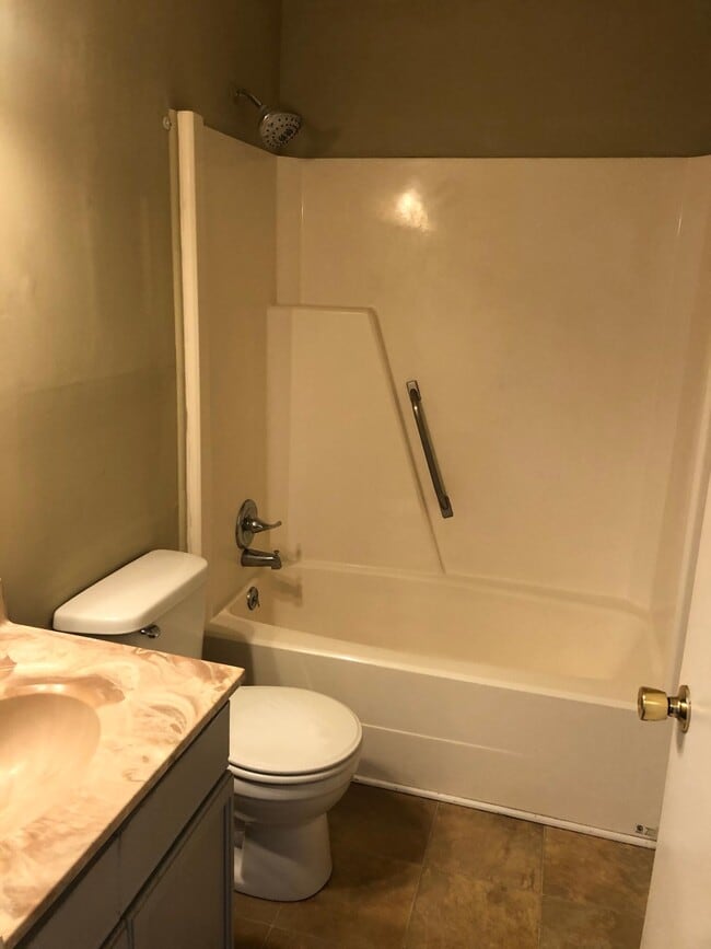 Building Photo - 1918 Bouton Bnd