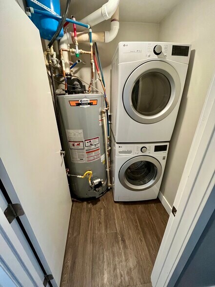 Laundry/Utility room - 2374 S University Blvd