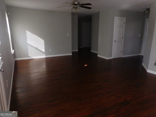 Building Photo - 206 Brookstone Trail