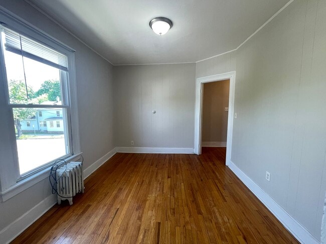 Building Photo - Comfortable, pet-friendly 2-Bedroom Second-Floor Apartment – Pittsfield, $1350