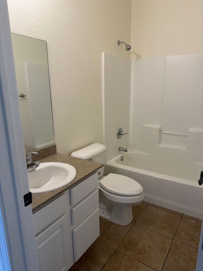 Building Photo - Beautiful Newly Renovated 3 Bedroom 2 Bath Home