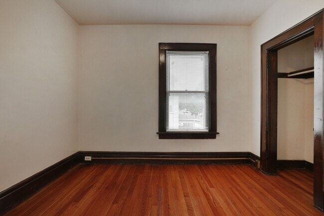Building Photo - 126-126.5-1265 Frambes Ave