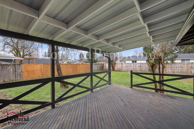 Building Photo - Fully Renovated 4-Bedroom Home with Shop, RV Parking & Expansive Yard – Oregon City