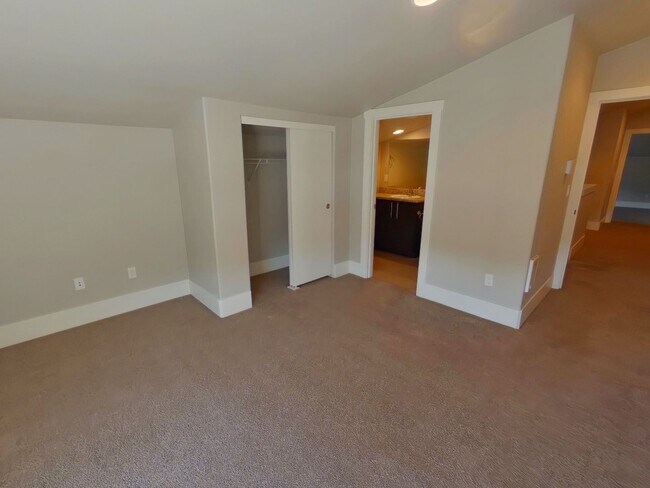 Building Photo - 325 NW 21st St