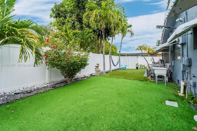 Building Photo - 7211 NW 76th St