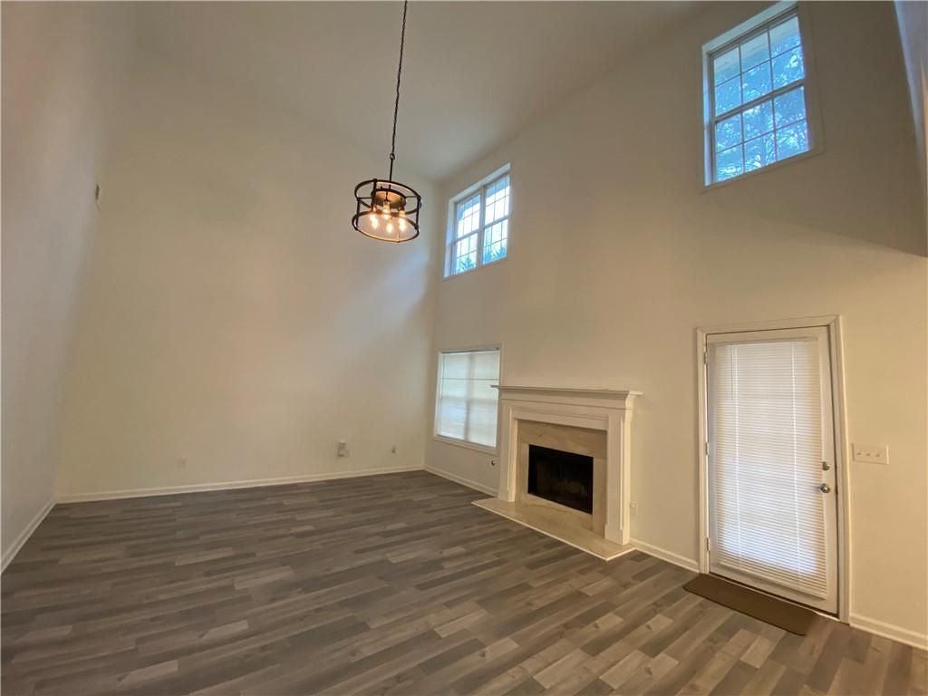 Building Photo - 1551 Park Knoll Trail NE