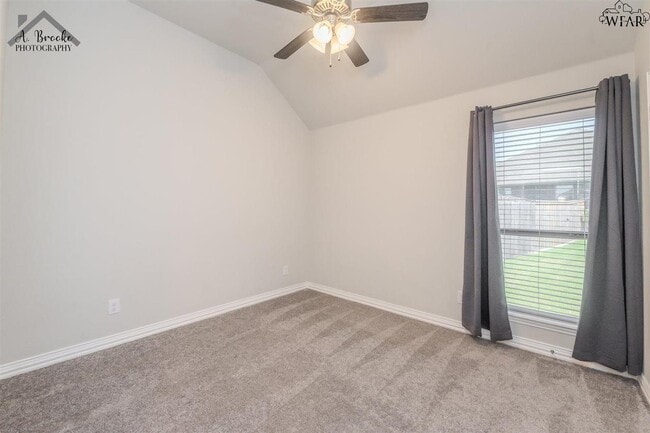 Building Photo - 4938 Spring Hill Dr